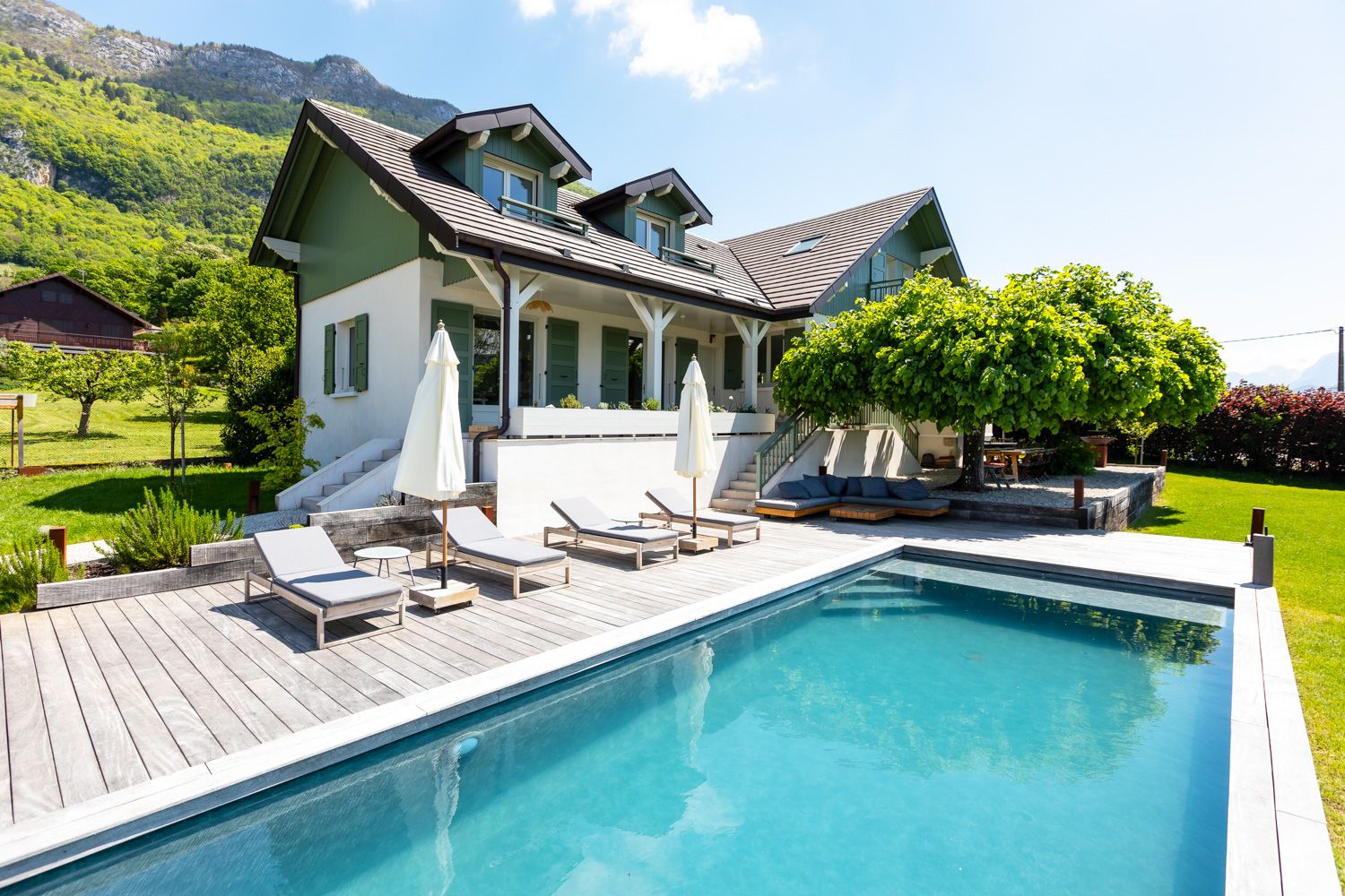 Chalet Tilleul Chavoire Annecy: 5-Bedroom Lakeside Summer Chalet Rental in Veyrier-du-Lac, A