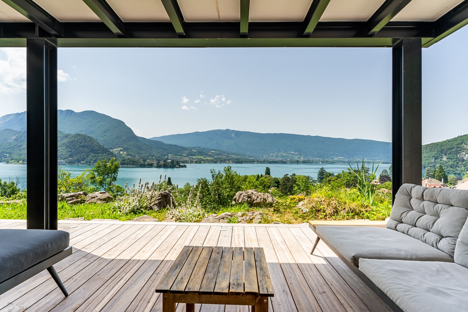 Château Azuré Roc-de-Chère Talloires: 2-Bedroom Lakefront Apartment with Stunning Lake Annecy View