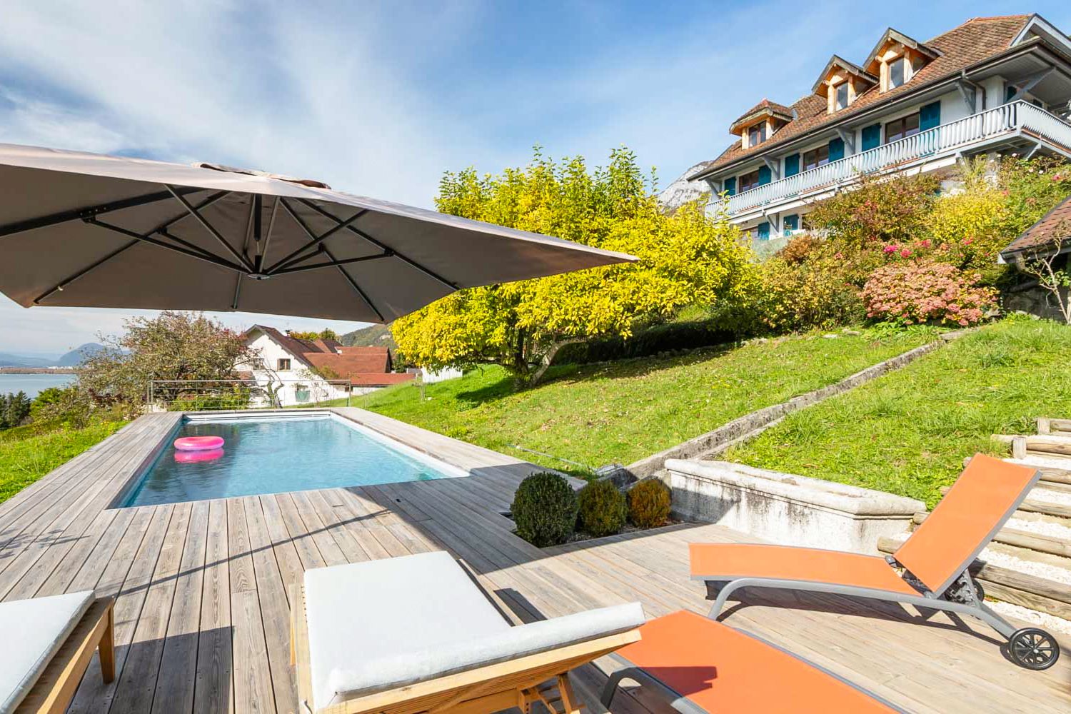 Château Azuréen Chavoire Annecy: 6-Bedroom Lakefront Villa with Stunning Mountain Views in An