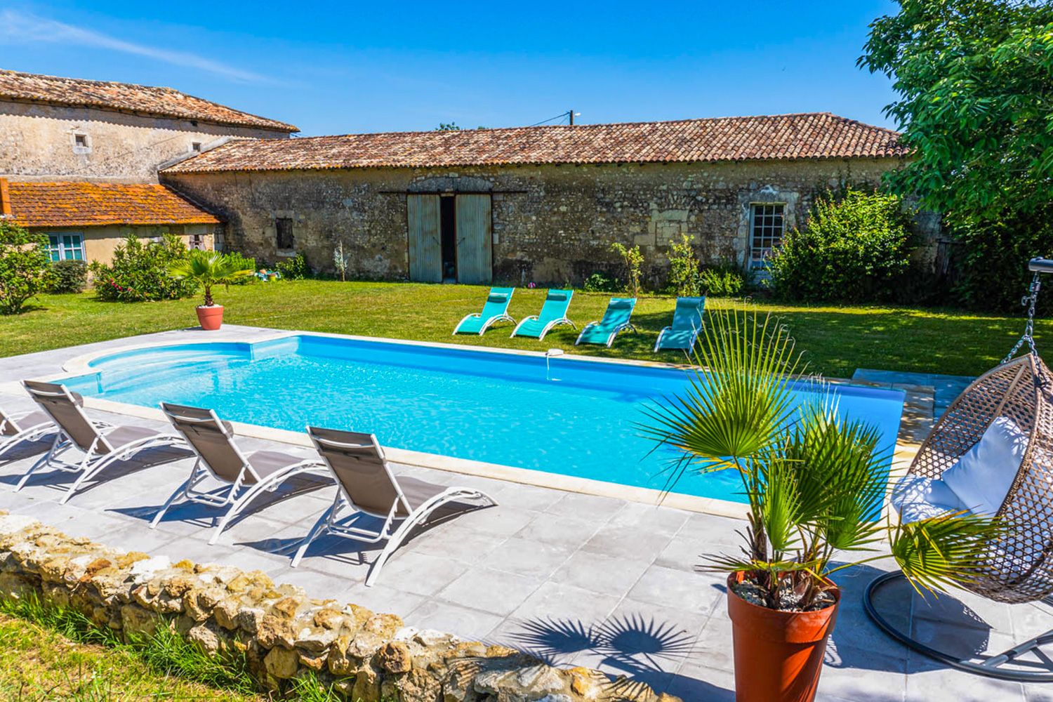 Château Doré Folignon Aquitaine: 4-Bedroom Vineyard Country House with Spa in Aquitaine, Fran