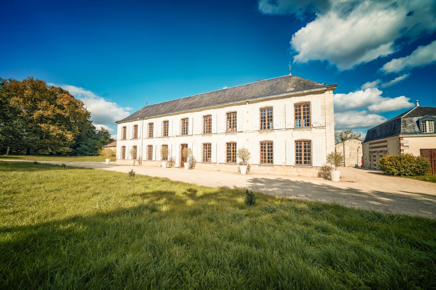 Château Doré Richemont France: 9-Bedroom Estate with Tennis Court, Spa & 14 Hectares of Pri