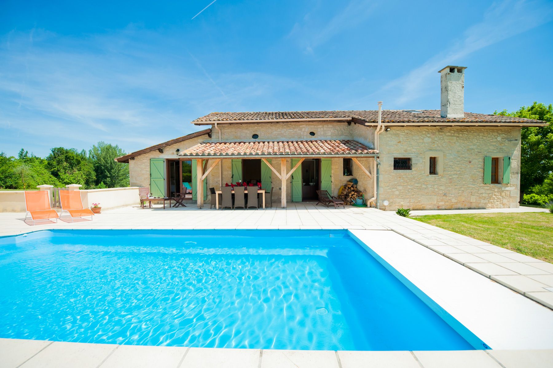 Château Dorée Mauran Aquitaine: 4-Bedroom Farmhouse with Heated Pool & Panoramic Views in Aq