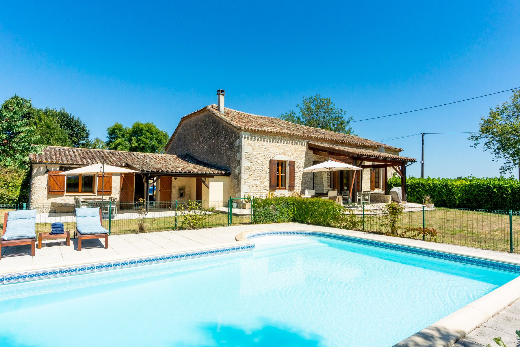 Château Lumière Beynac Dordogne: 5-Bedroom Villa with Spa & Countryside Views in Dordogne, Fr
