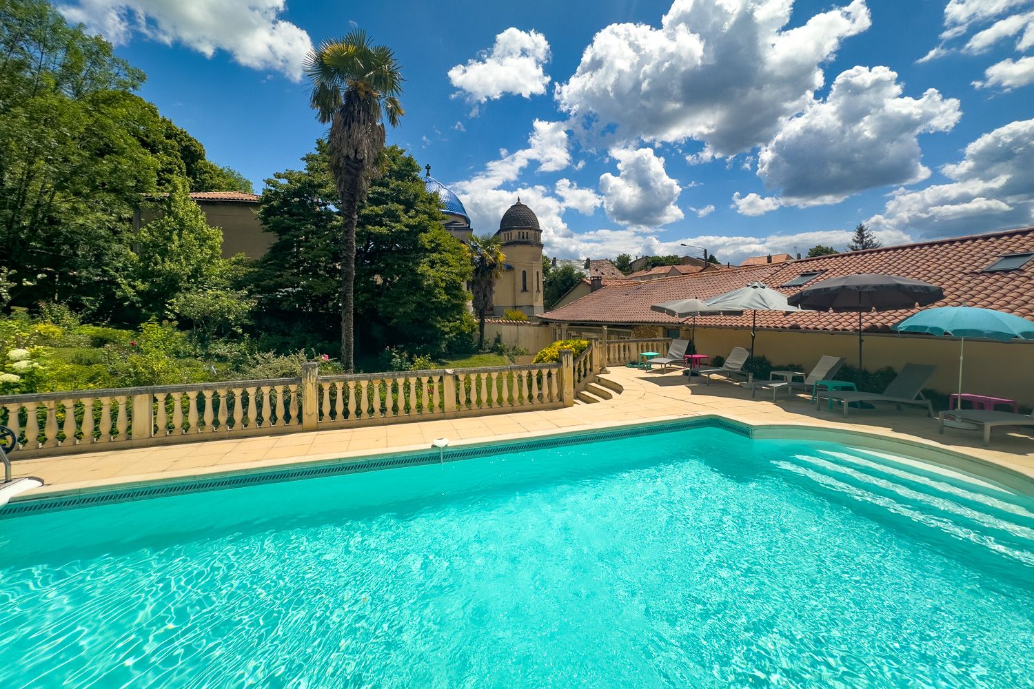 Château Lumière Cadouin Dordogne: 5-Bedroom Maison de Maître with Heated Pool and Spa in Dordo
