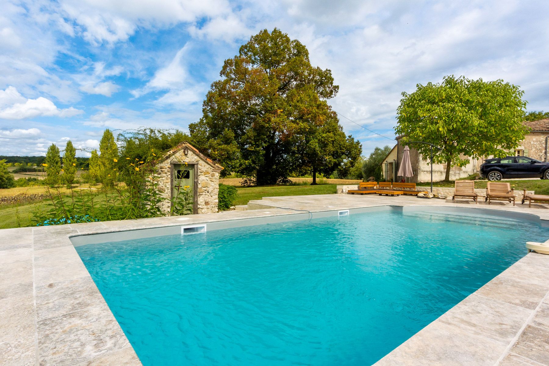 Château Tourterelle Jean Blanc Dordogne: 2-Bedroom Converted Pigeonnier Tower with Private Pool in Do