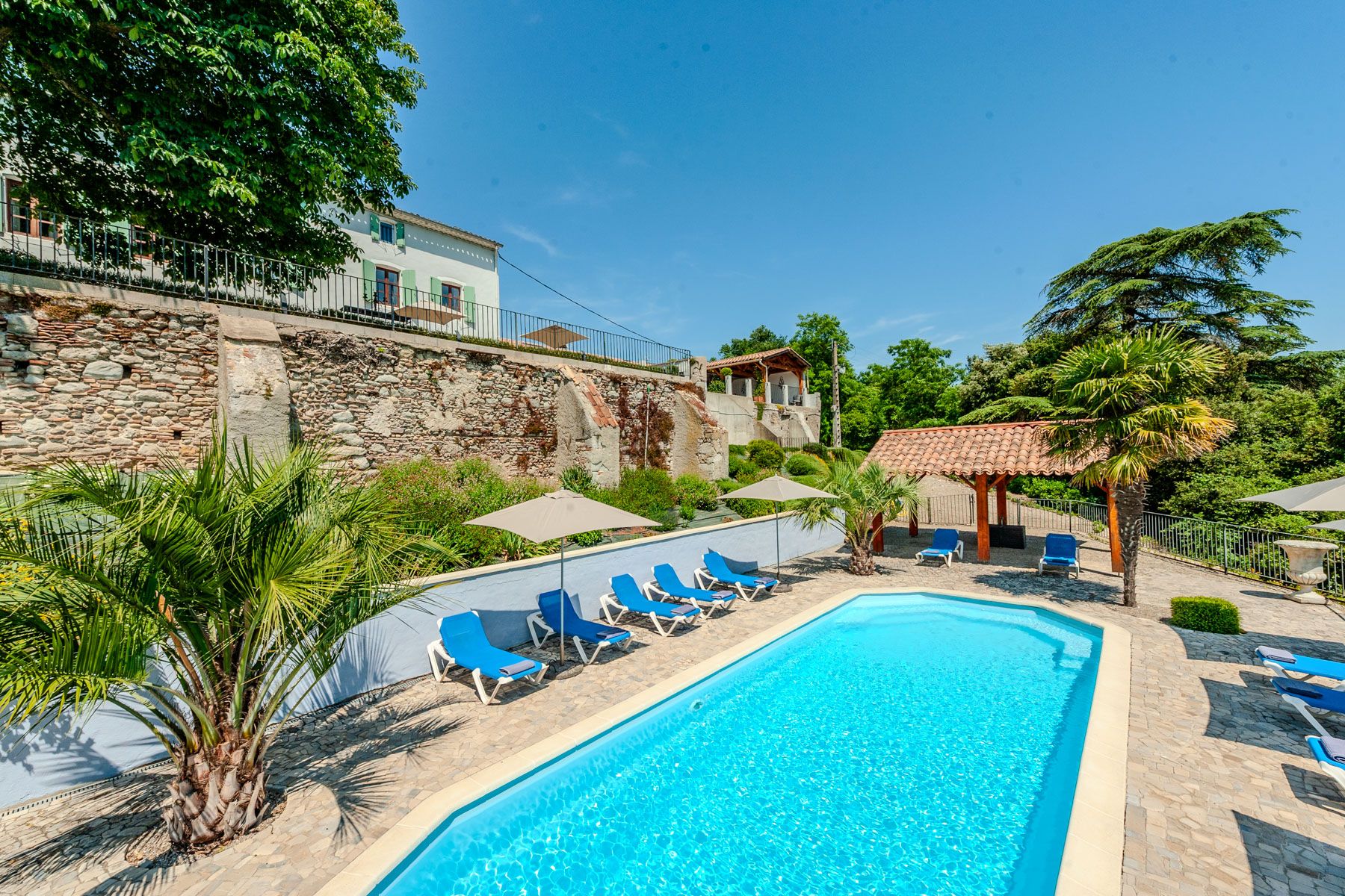 Domaine Lumière Nérige Languedoc: 7 Bedroom Country Estate with Private Pool, Vineyards and Te