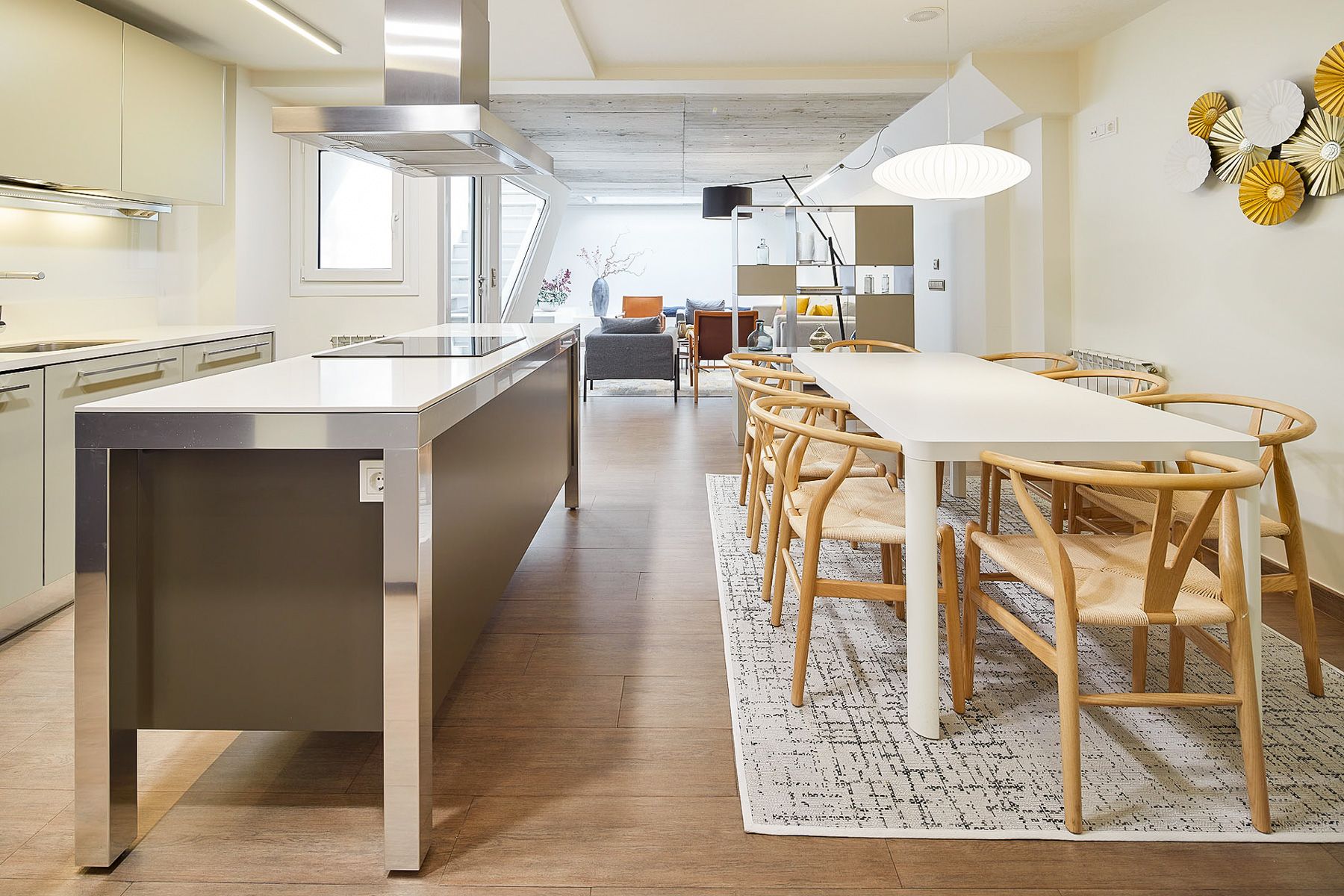 Etxea Haizea Urgull Donostia: 4-Bedroom Beachside Townhouse with Spa & Parking in Donostia
