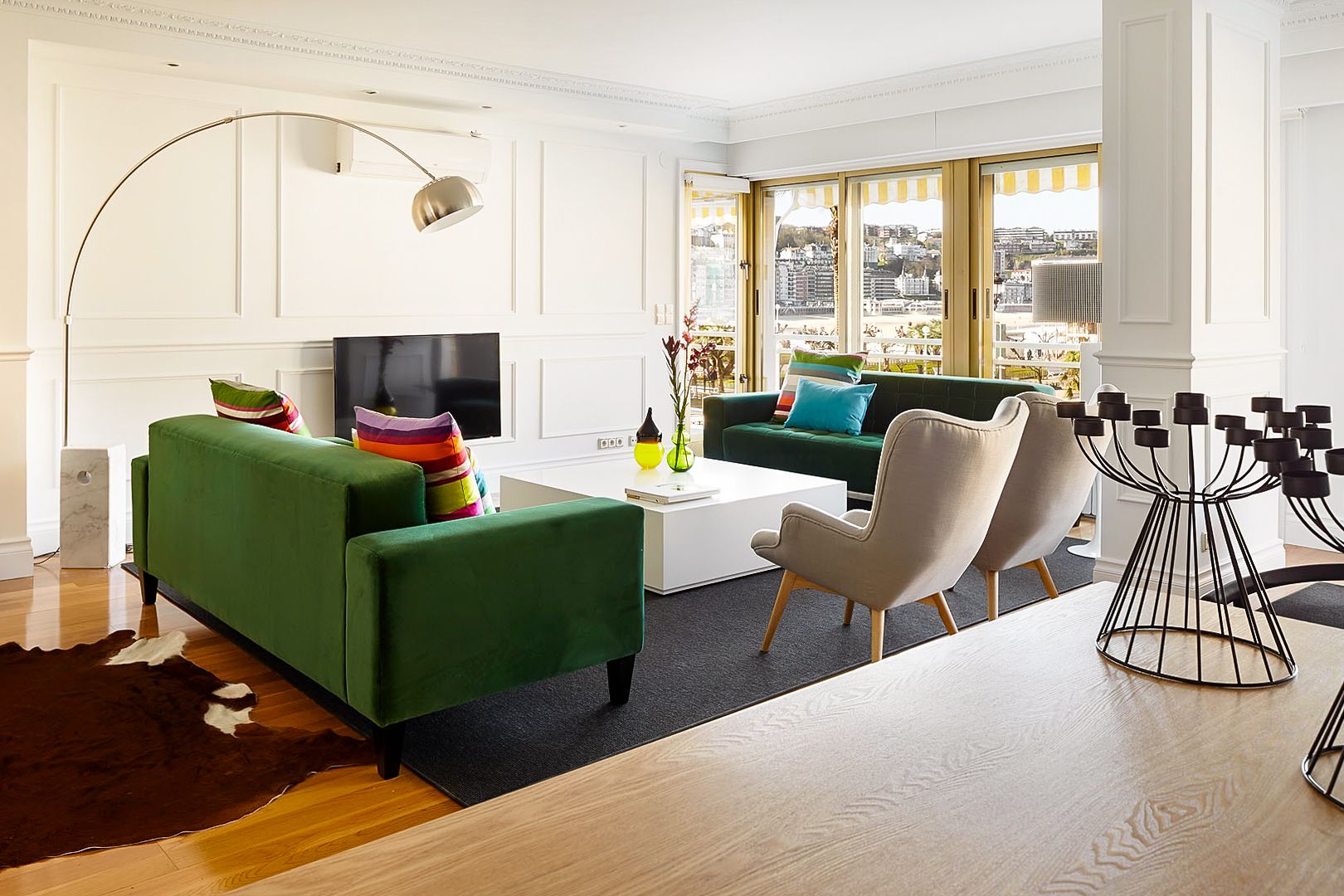 Etxea Itsasargi Ondarreta Donostia: 3-Bedroom Beachfront Apartment with La Concha Bay Views in D