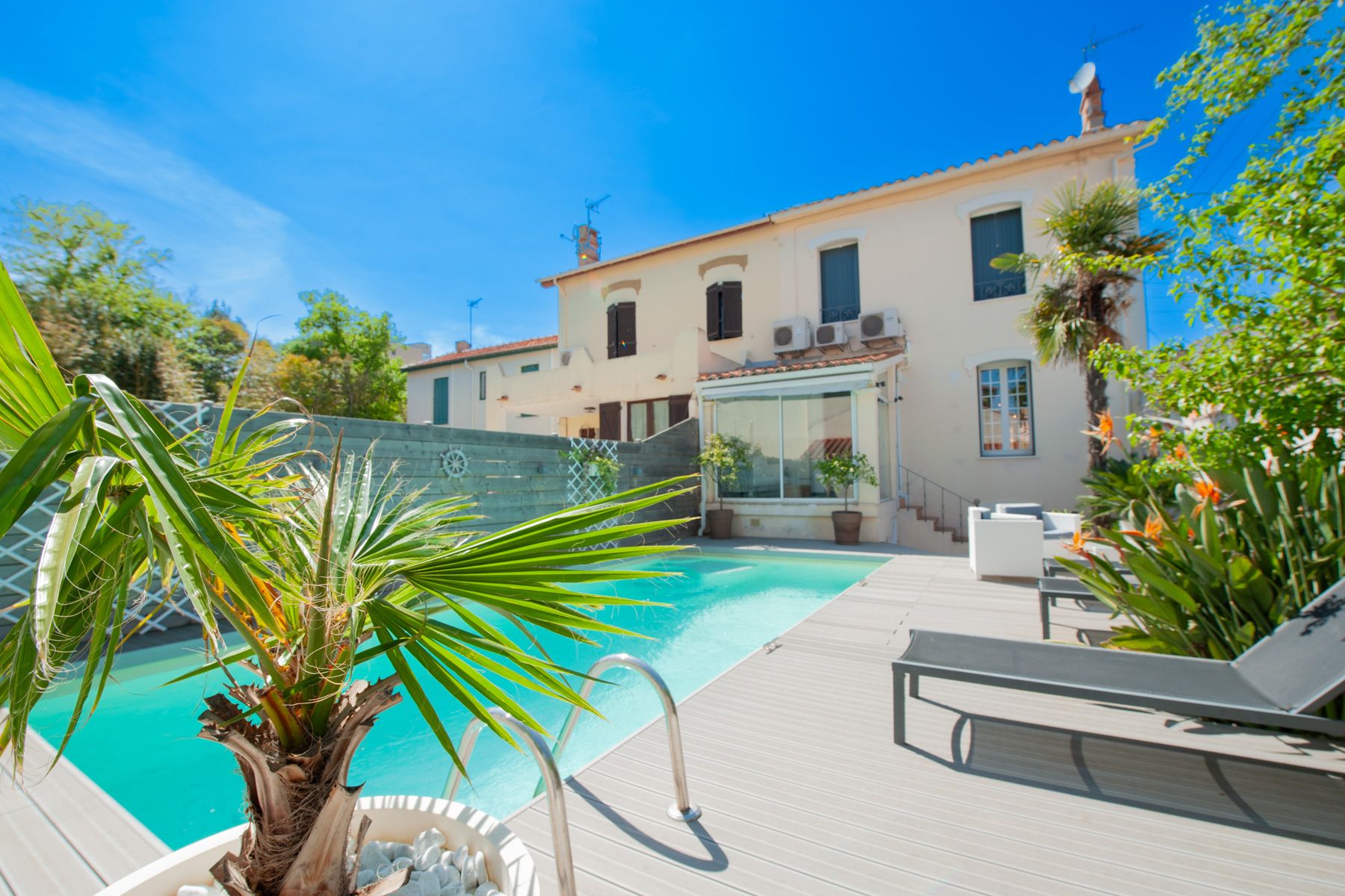 Maison Grenat Fontsèque Languedoc: 4-Bedroom Refined Townhouse in Central Narbonne | Luxury Vil
