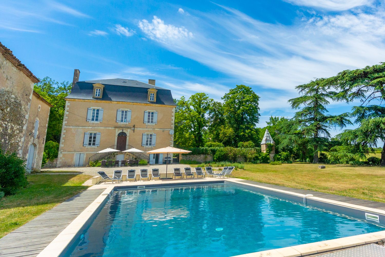 Manoir Lumière Monflanquin Dordogne: 6-Bedroom Manor with Tennis Court and Spa in Dordogne, Franc