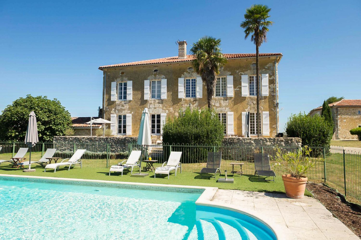 Manoir Pourpre Bellevigne Gaillac: 7-Bedroom Manor with Private Pool, Tennis Court & Spa in Mid