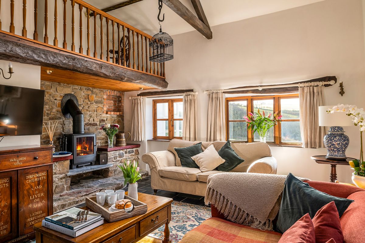 Manor Heather Torrs Ilfracombe: 3-Bedroom Historic Manor with Log Fires and Countryside View