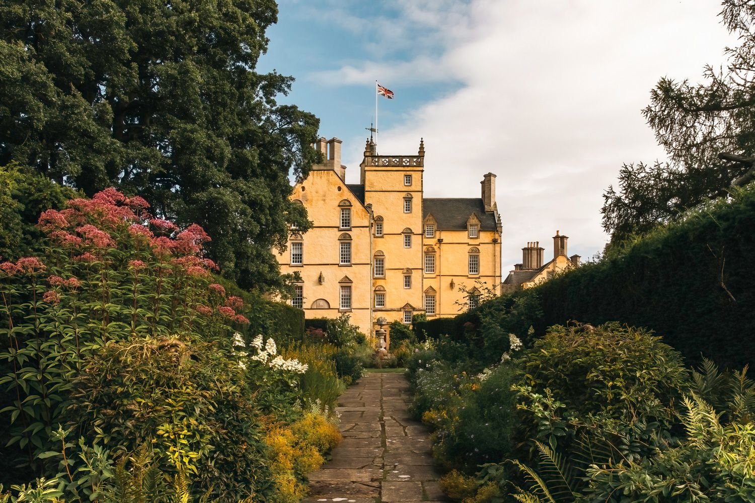 Manor Heatherstone Birnie Elgin: 20-Bedroom Historic Country Estate Rental in Elgin with Spa