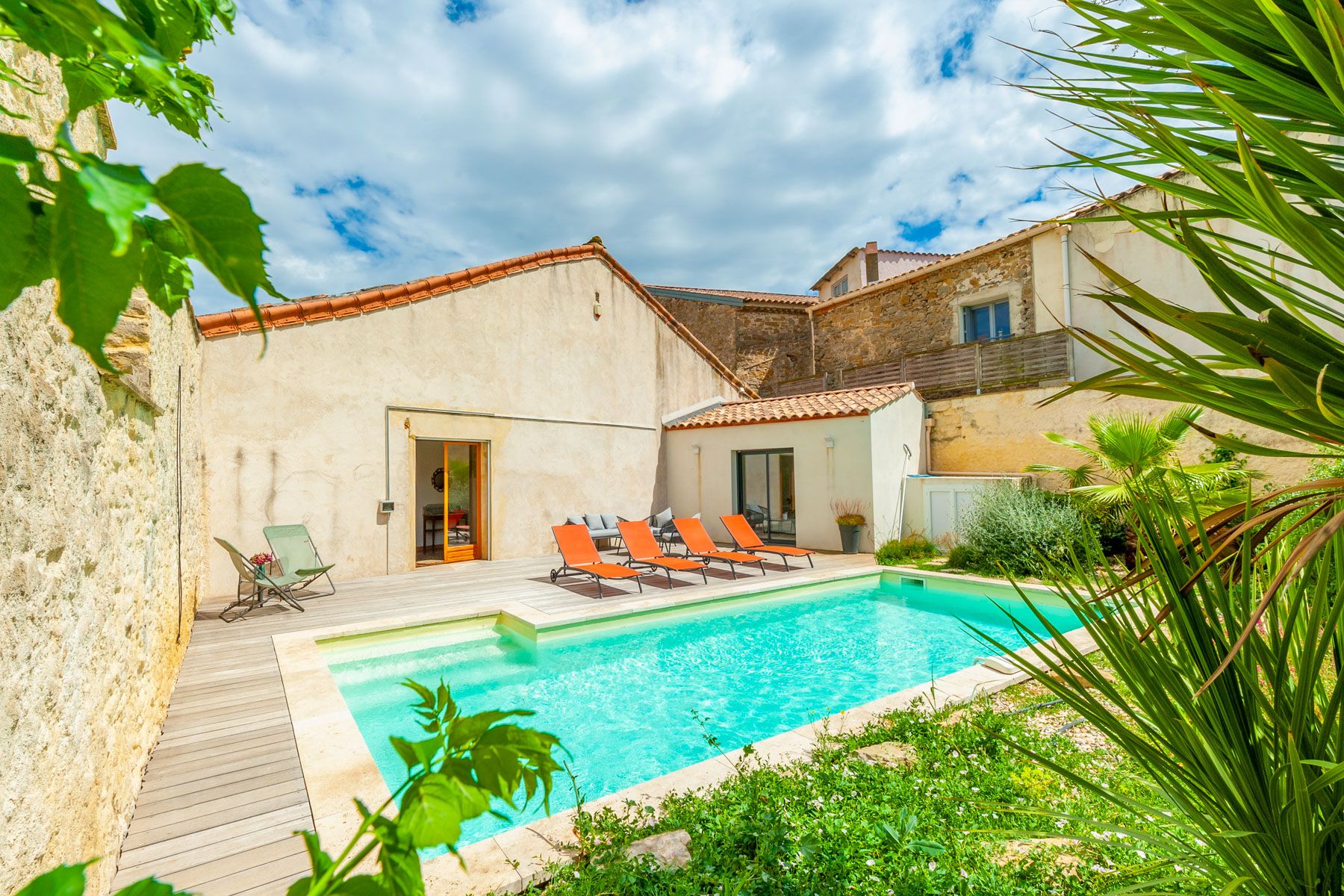 Mas Ambrée Marseillan Languedoc: 4-Bedroom Canalside Villa with Spa in Languedoc, Southern Fr