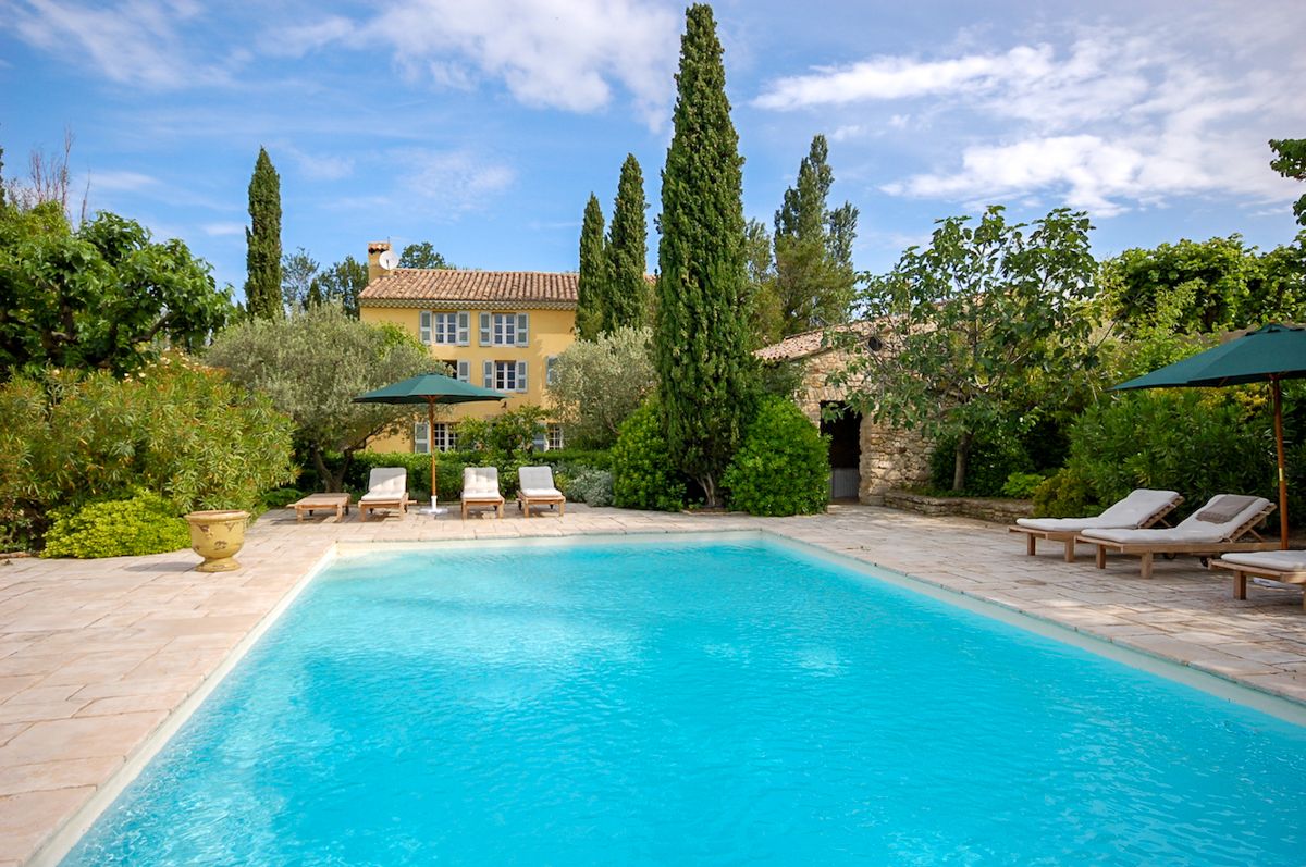Mas Cerisier Fontéchaux Pernes-les-Fontaines: 4-Bedroom Historic Farmhouse with Spa and Walled Garden in P