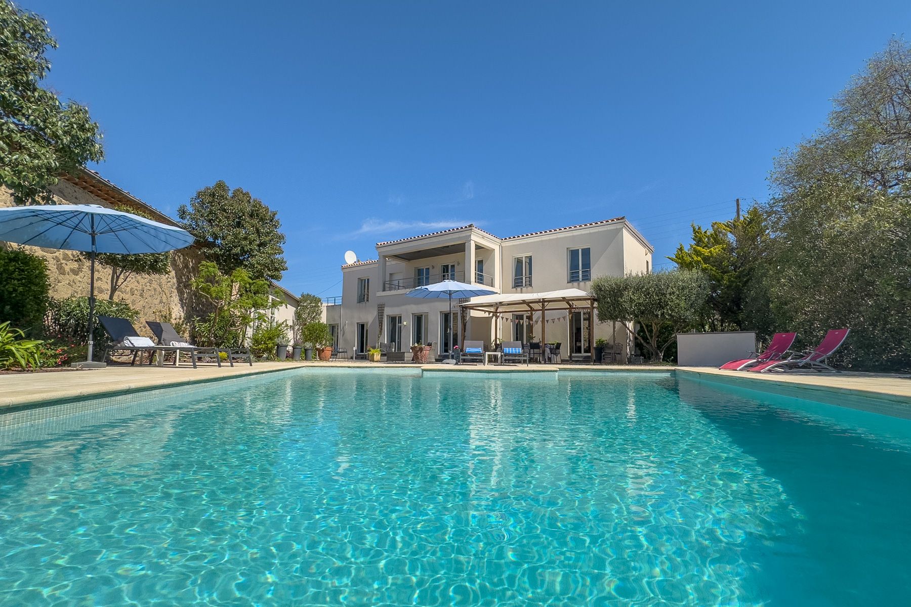 Mas Cigale Pézenas Languedoc: 4-Bedroom Villa with Pool, Spa & Tennis Court in Languedoc,