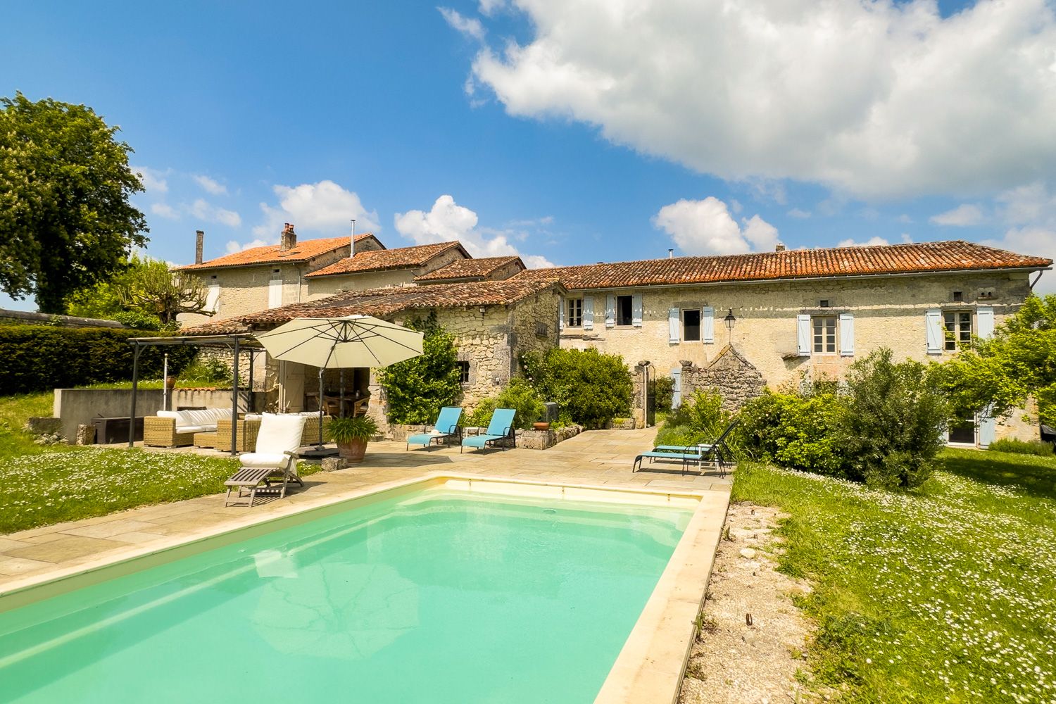 Mas Doré Belvès Dordogne: 5-Bedroom Cottage with Heated Pool & Spa in Dordogne Country