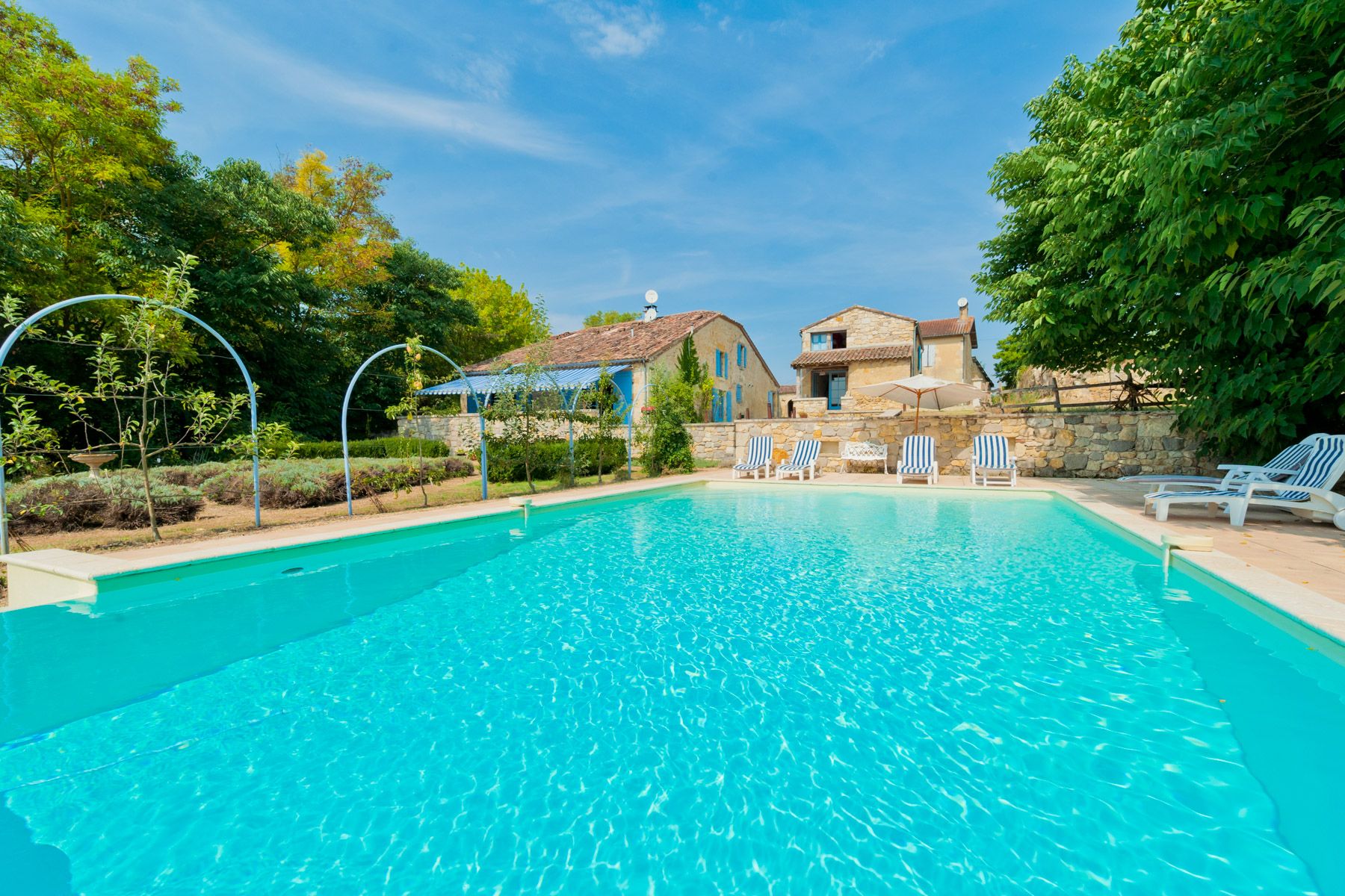 Mas Doré Sabatel Midi-Pyrénées: 6-Bedroom Restored Barn with Infinity Pool in Midi-Pyrenees,