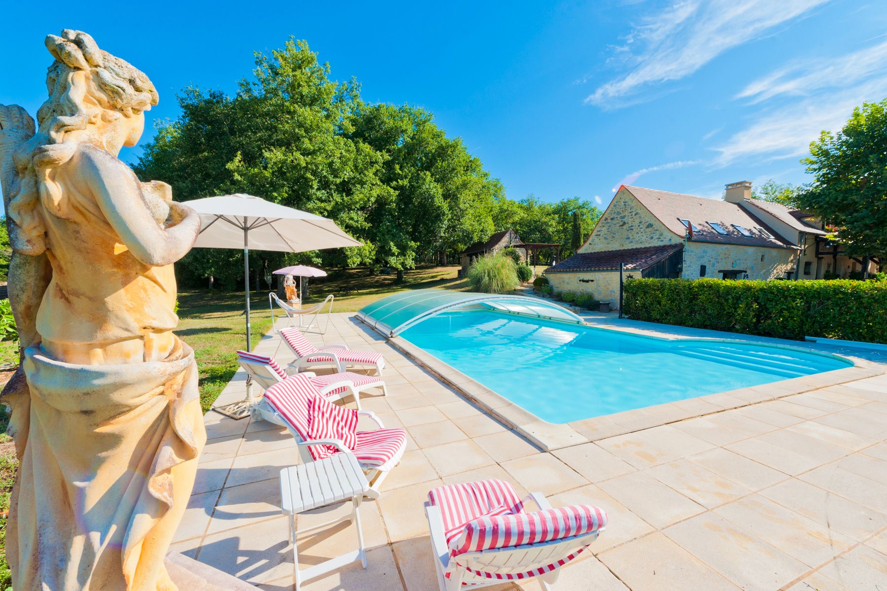 Mas Dorée Lafontade Dordogne: 2-Bedroom Restored Farmhouse with Private Pool in the Heart
