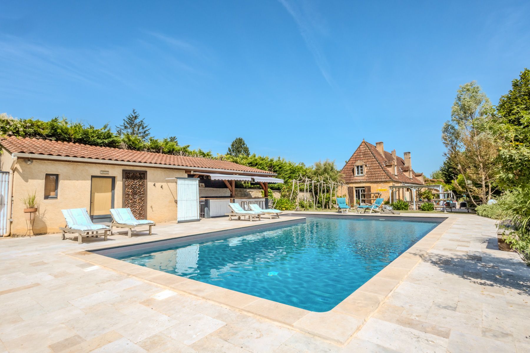 Mas Dorée Temniac Sarlat: 4 Bedroom Villa with Spa, Tennis Court & Countryside Views n
