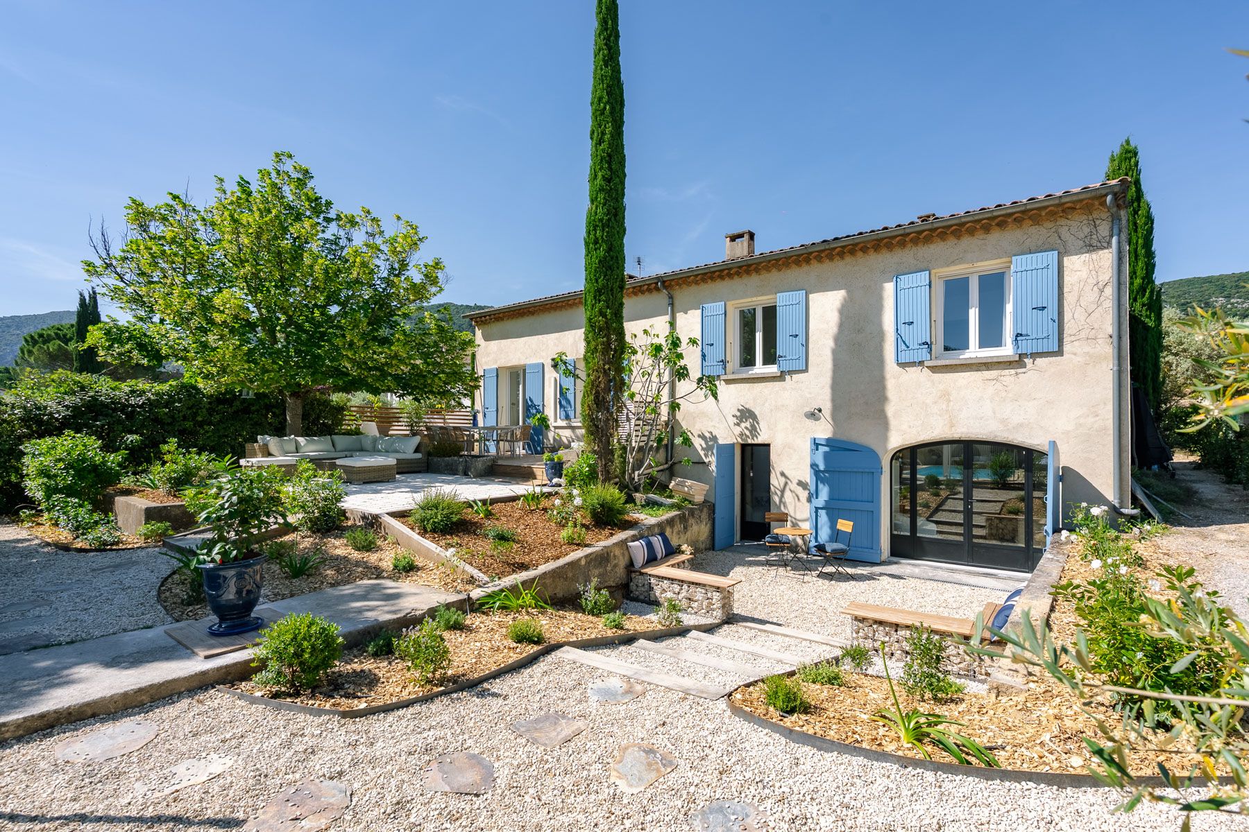 Mas Lavande Bonnieux Luberon: 4-Bedroom Provence Retreat with Spa & Village Location in Lu