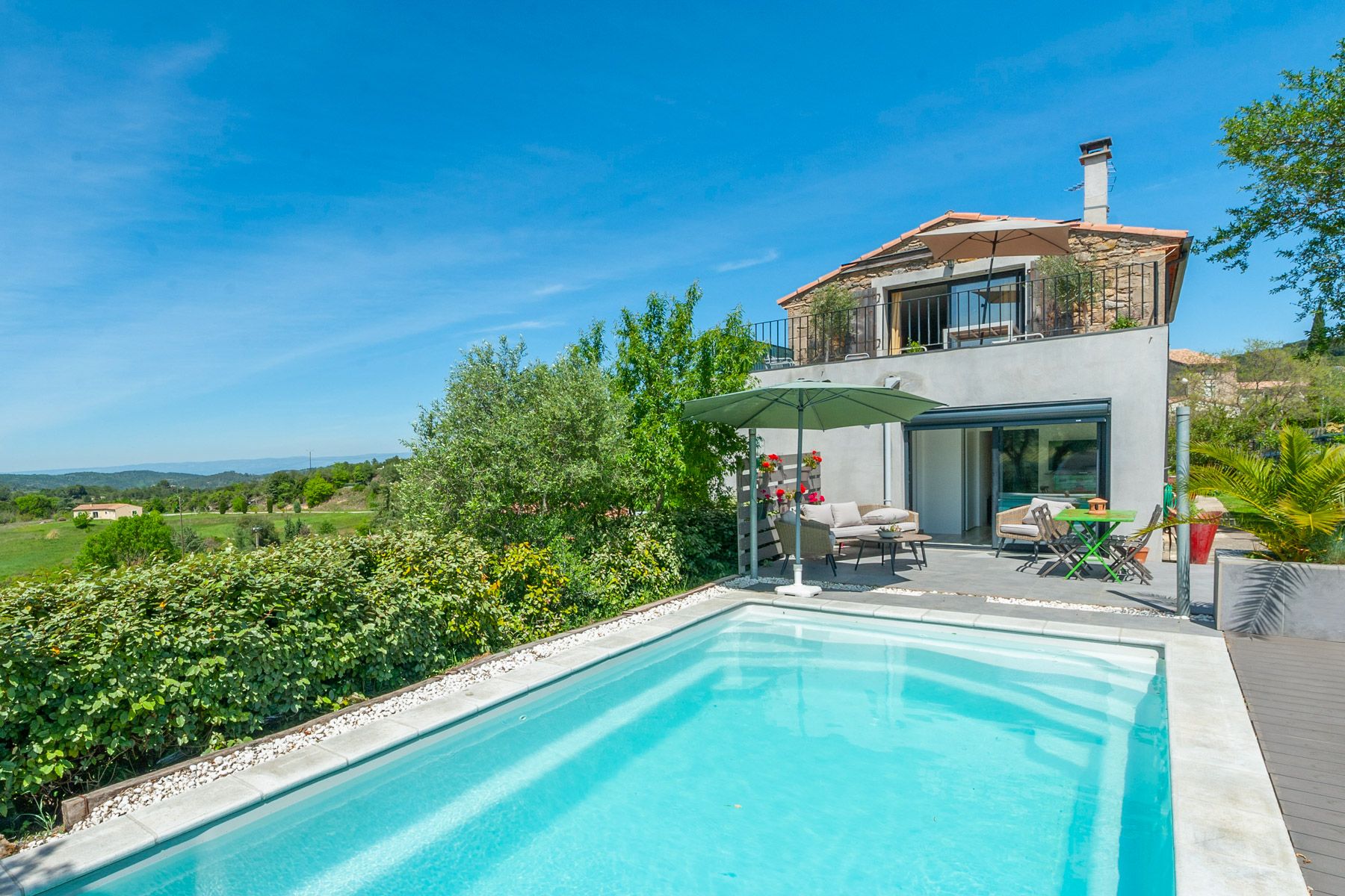 Mas Lavande Buc Languedoc: 3-Bedroom Villa with Pool and Pyrénées Views in Languedoc, F