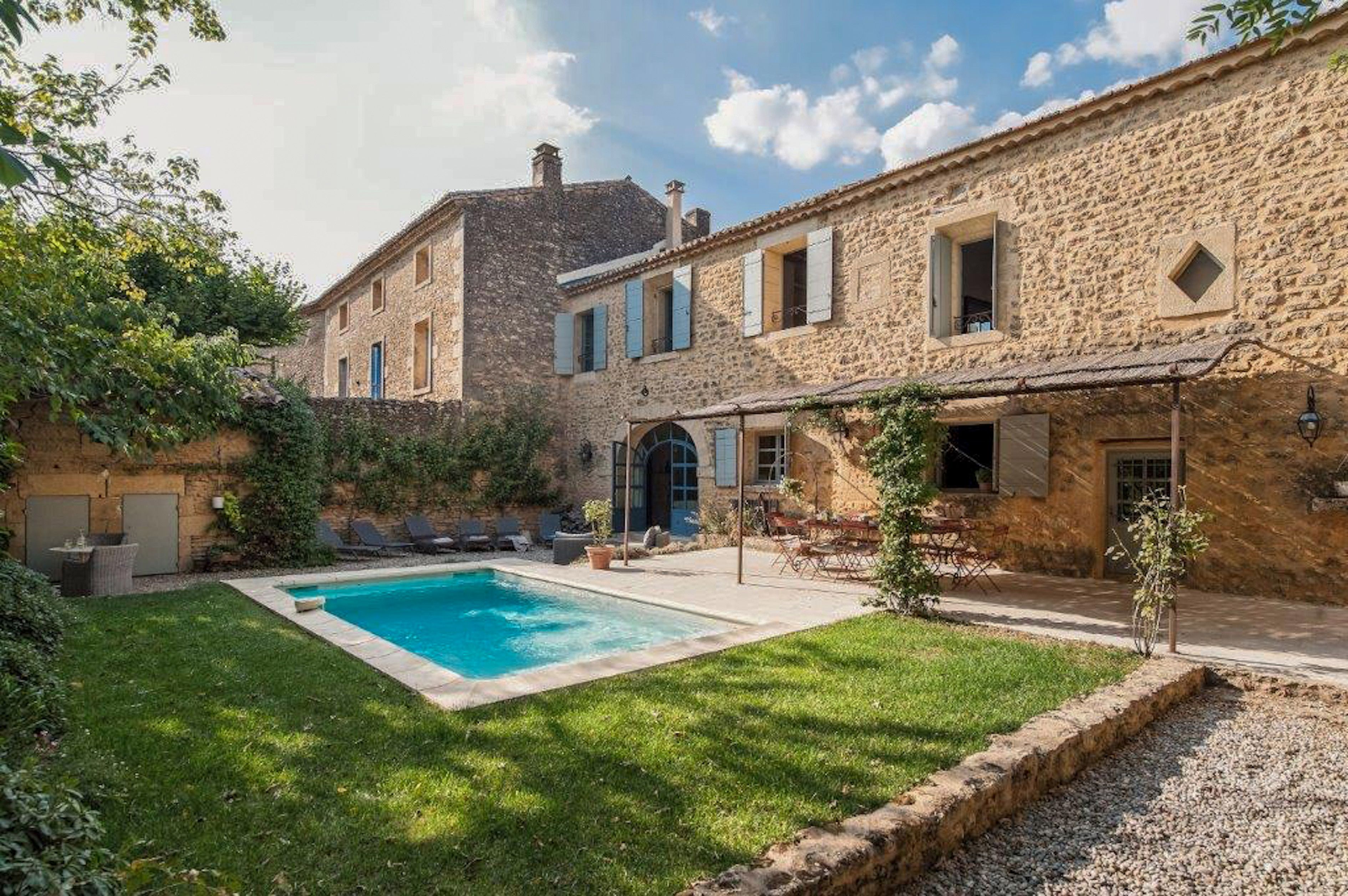 Mas Lavande Duché Uzès: 5-Bedroom Historic Stone Mas with Pool Near Pont du Gard, Uz