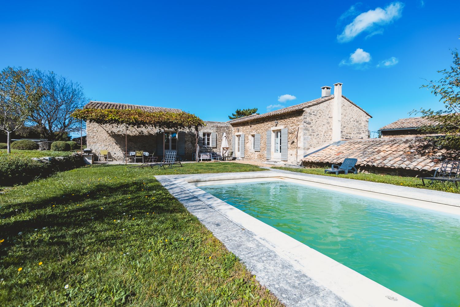 Mas Lavande Maubec Oppède: 5-Bedroom Provençal Mas with Heated Pool and Olive Groves in