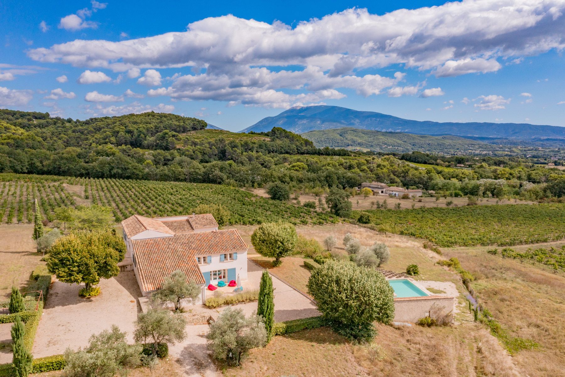Mas Lavande Puymin Vaison: 5-Bedroom Provençal Farmhouse with Spa, Tennis Court & Mont