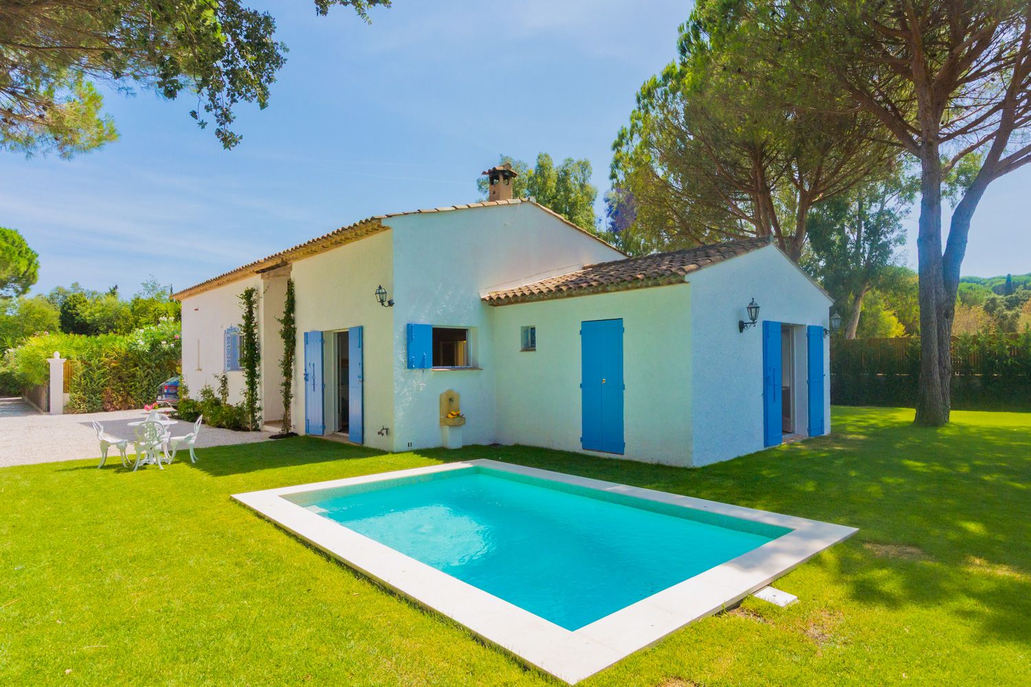 Mas Lavande Salins Hyères: 3-Bedroom Villa with Spa and Tennis Court Near Saint-Tropez,