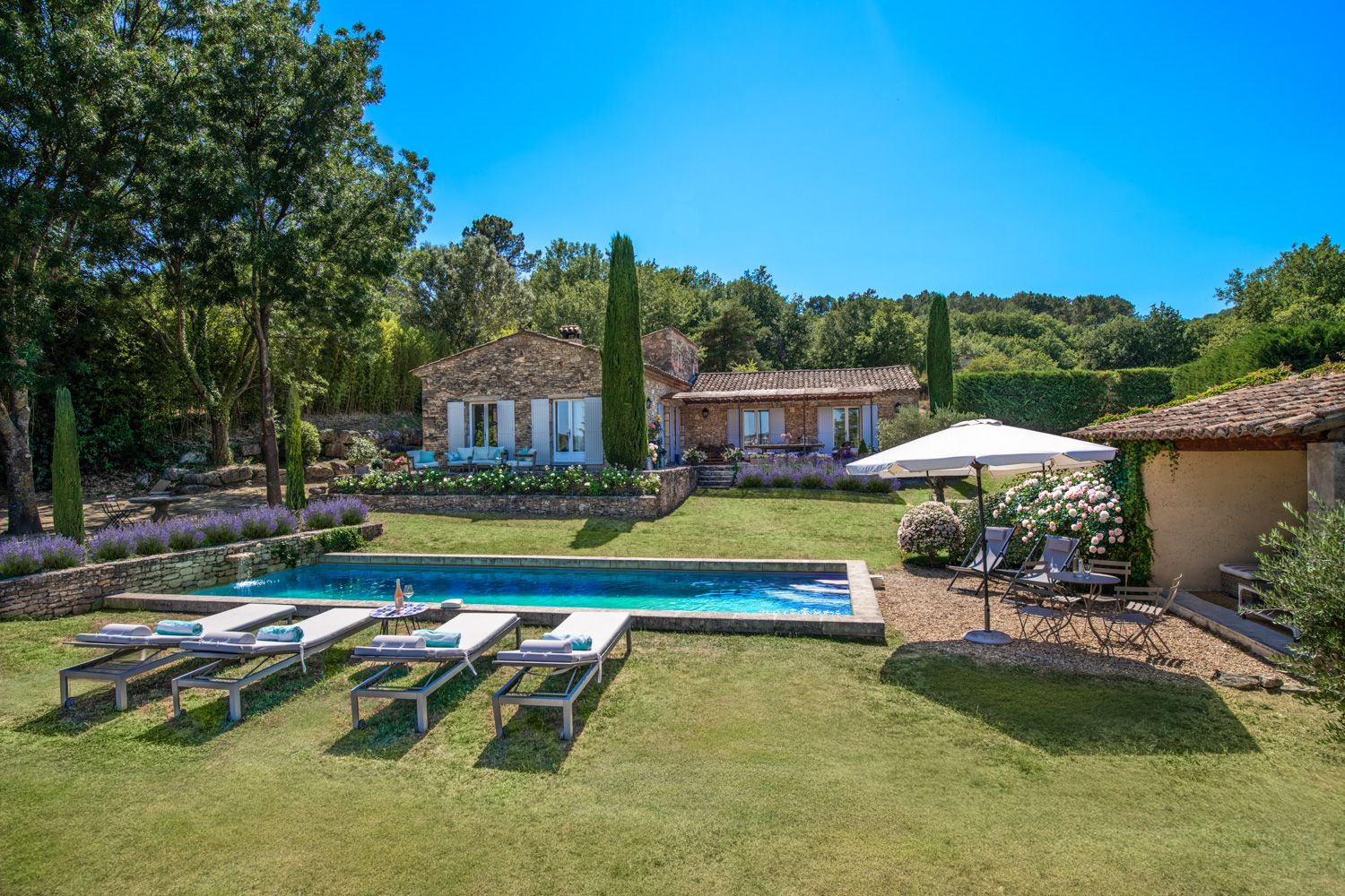 Mas Lavande Sénanque Gordes: 4-Bedroom Provençal Stone Villa with Lavender Views in Gorde