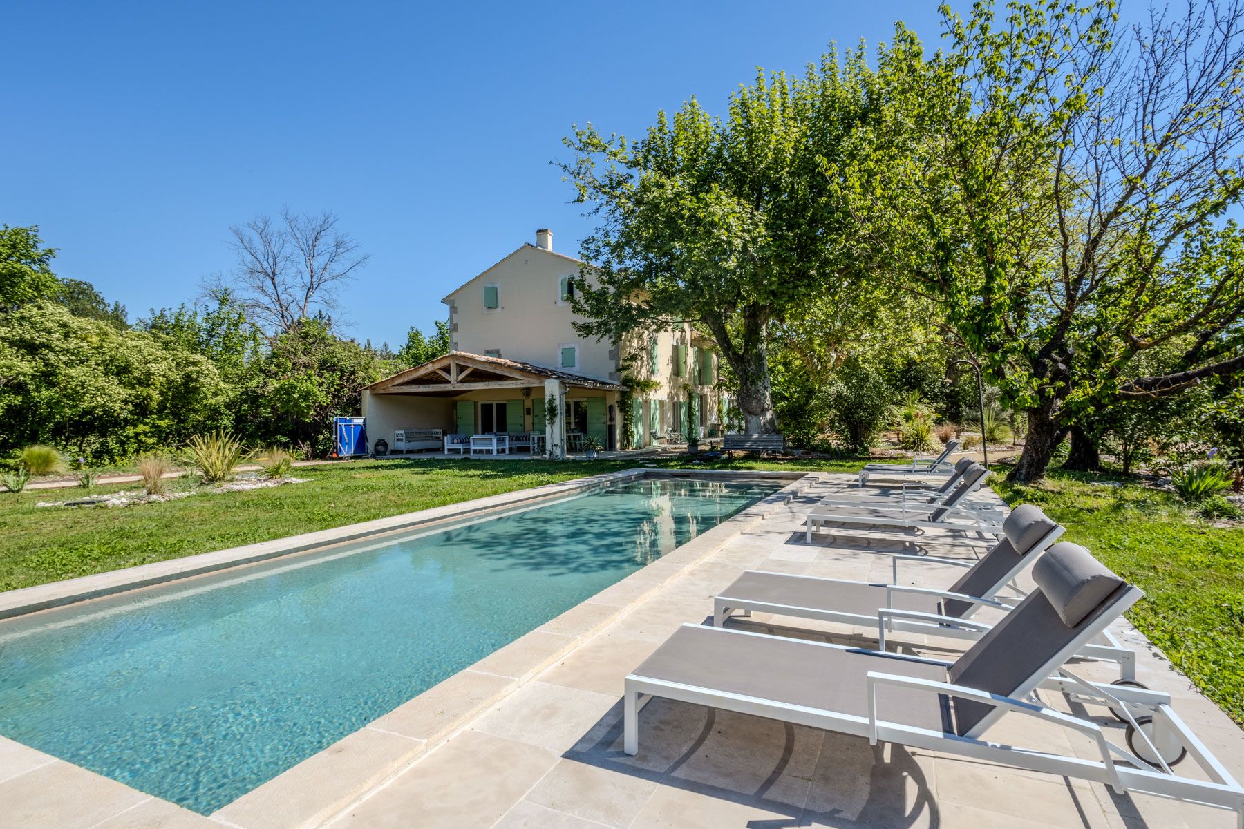 Mas Lavande Verquières Provence: 5-Bedroom Villa with Private Pool and Spa near Avignon, Prov