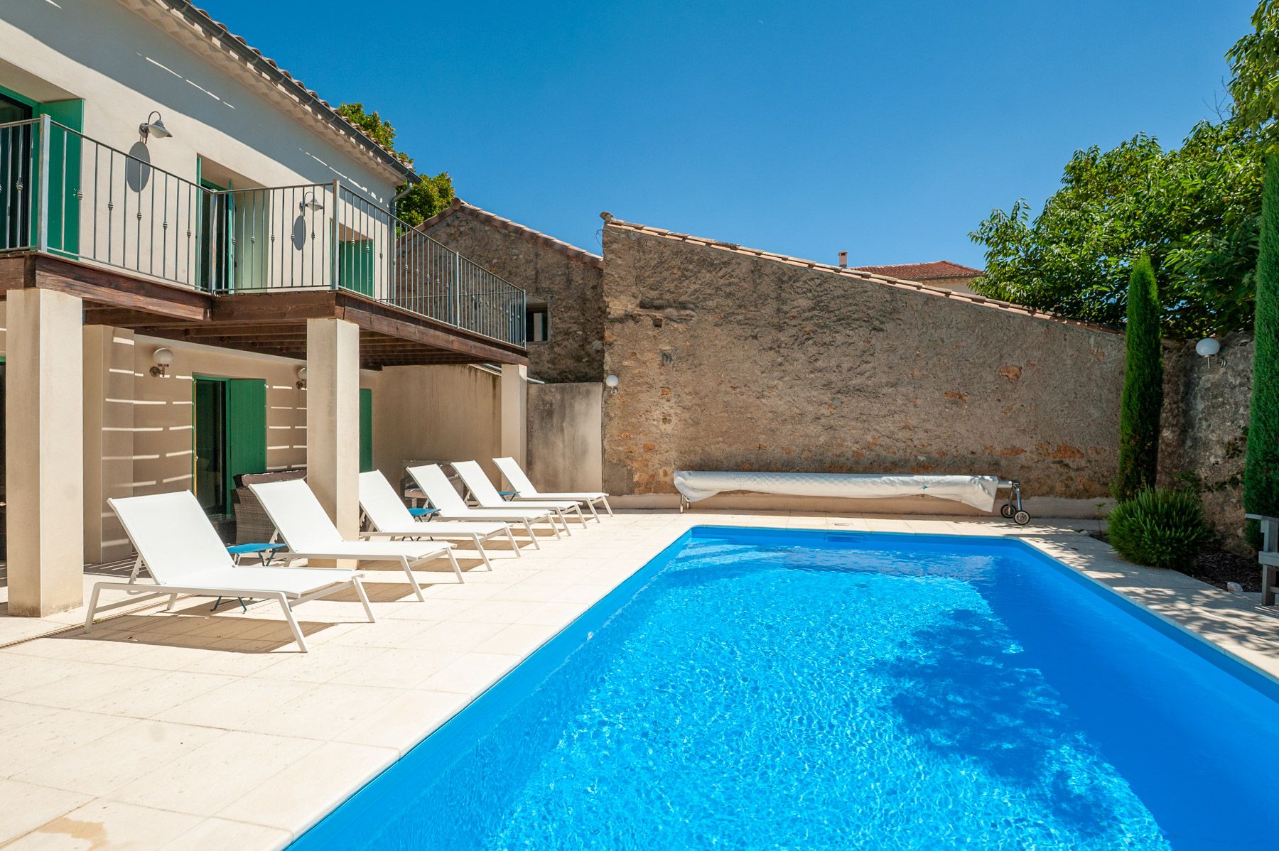 Mas Lumière Aires Languedoc: 4 Bedroom Architect-Designed Villa with Private Pool and Spa