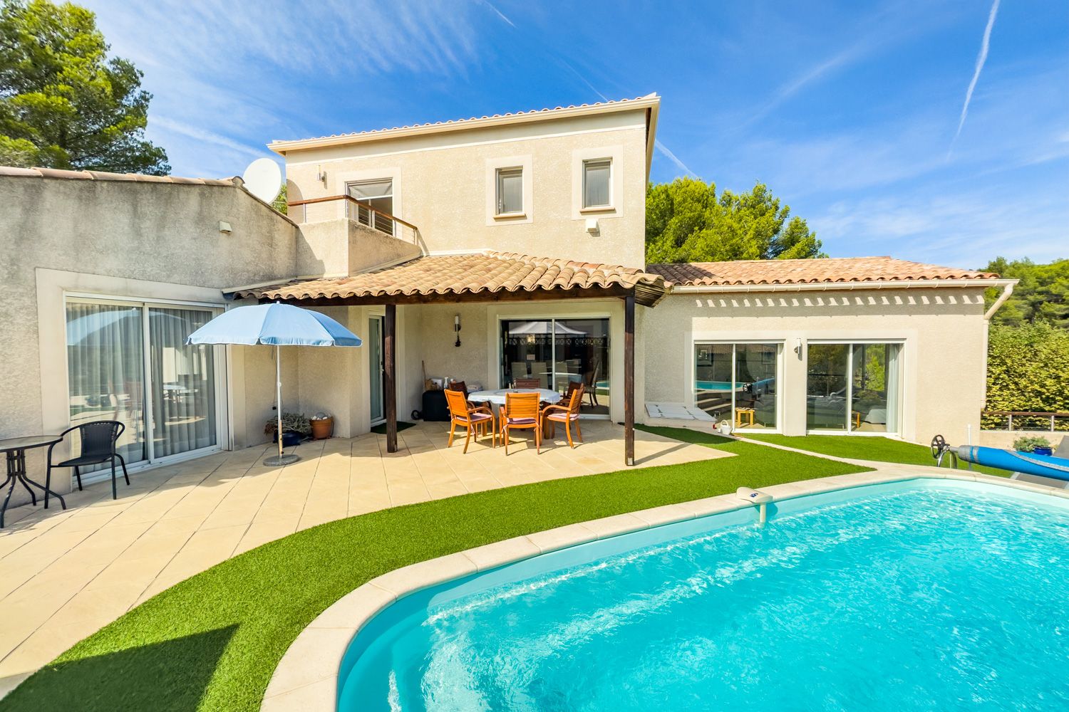 Mas Lumière Fontfroide Languedoc: 4-Bedroom Villa with Private Pool and Pyrénées Views in Lang