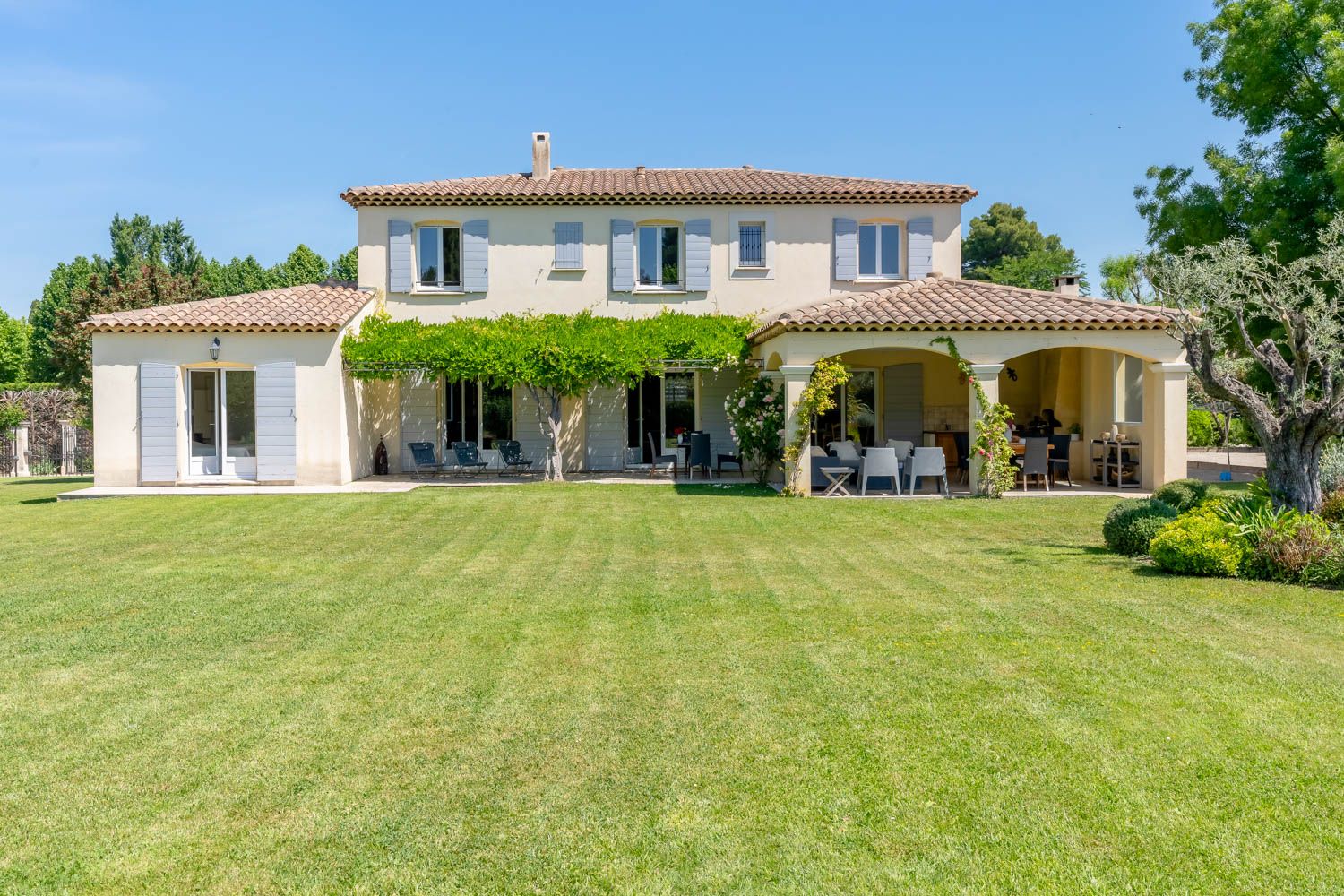 Mas Lumière Glanum Saint-Rémy: 4-Bedroom Villa with Heated Pool and Spa in Saint Remy de Pr
