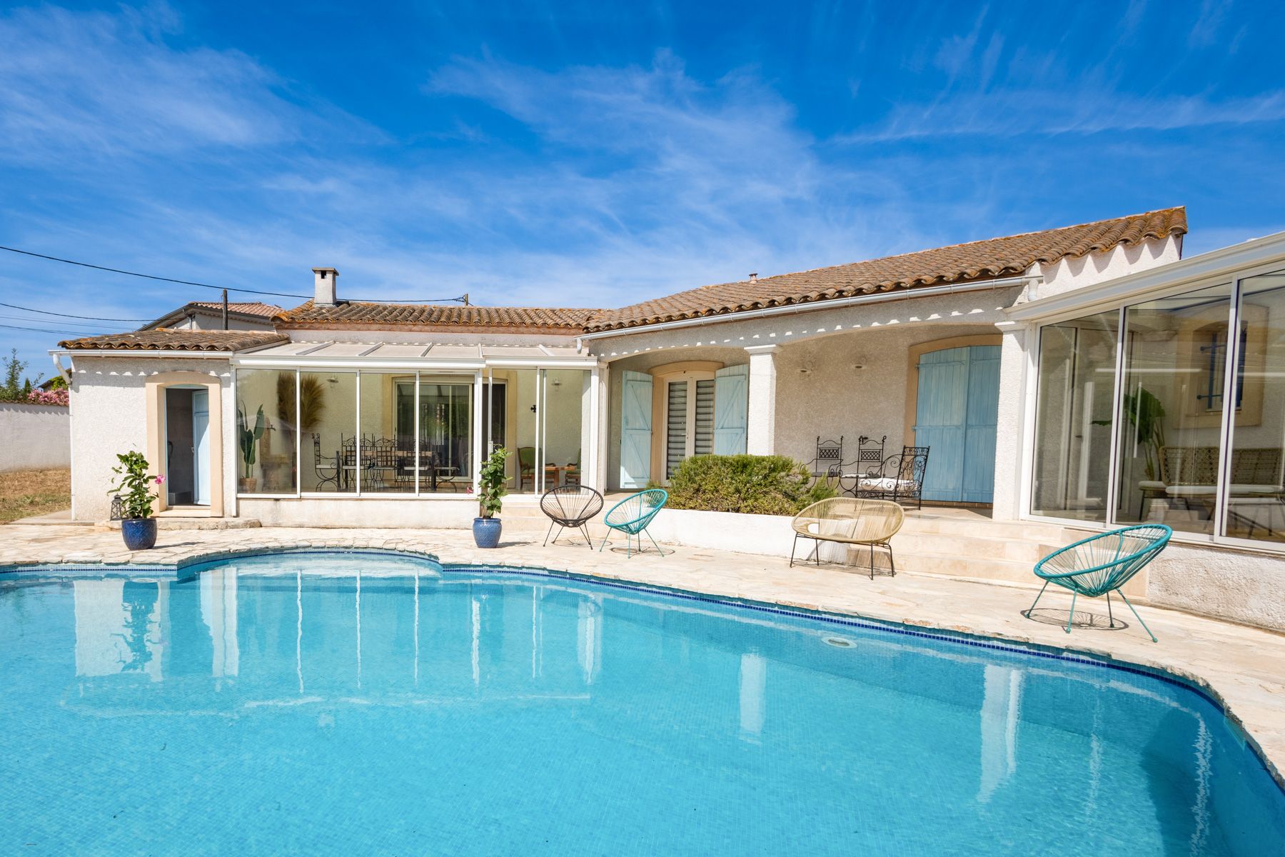 Mas Soleil Pézenas Languedoc: 4-Bedroom Canal-Side Villa with Spa in Languedoc, Southern F