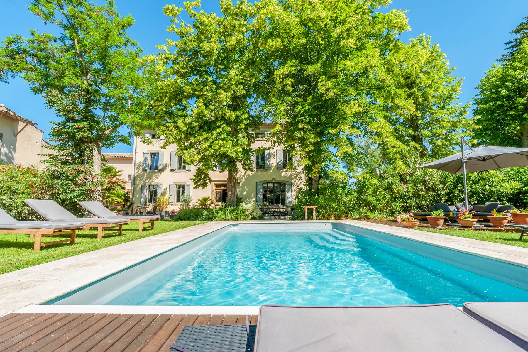 Mas Tilleul Pézenas Languedoc: 6-Bedroom Villa with Private Pool & Tennis Court in Languedo