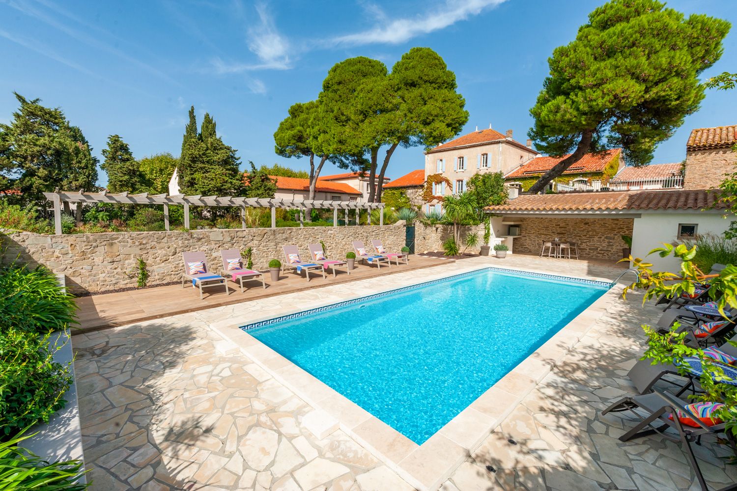 Mas Vendange Pézenas Languedoc: 3-Bedroom Wine Region Retreat with Spa in Languedoc, France