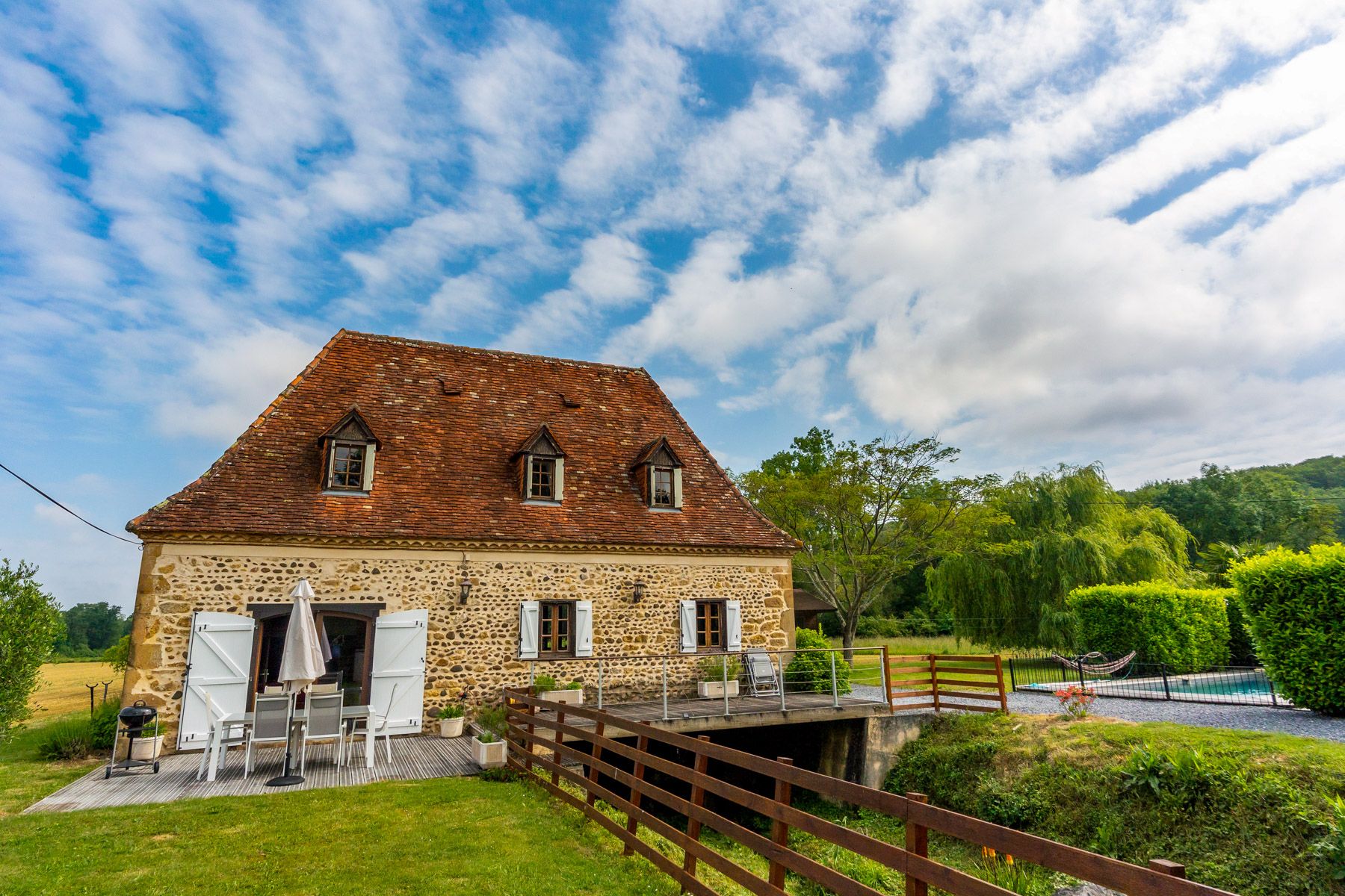 Moulin Doré Taron Artiguelouve: 3-Bedroom Restored Mill with Private Pool and Spa in Midi-Py