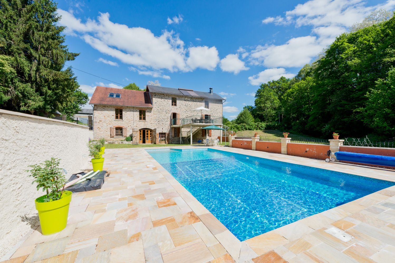 Moulin Doré Terrac Dordogne: 4-Bedroom Restored Water Mill with Private Pool and Lake in