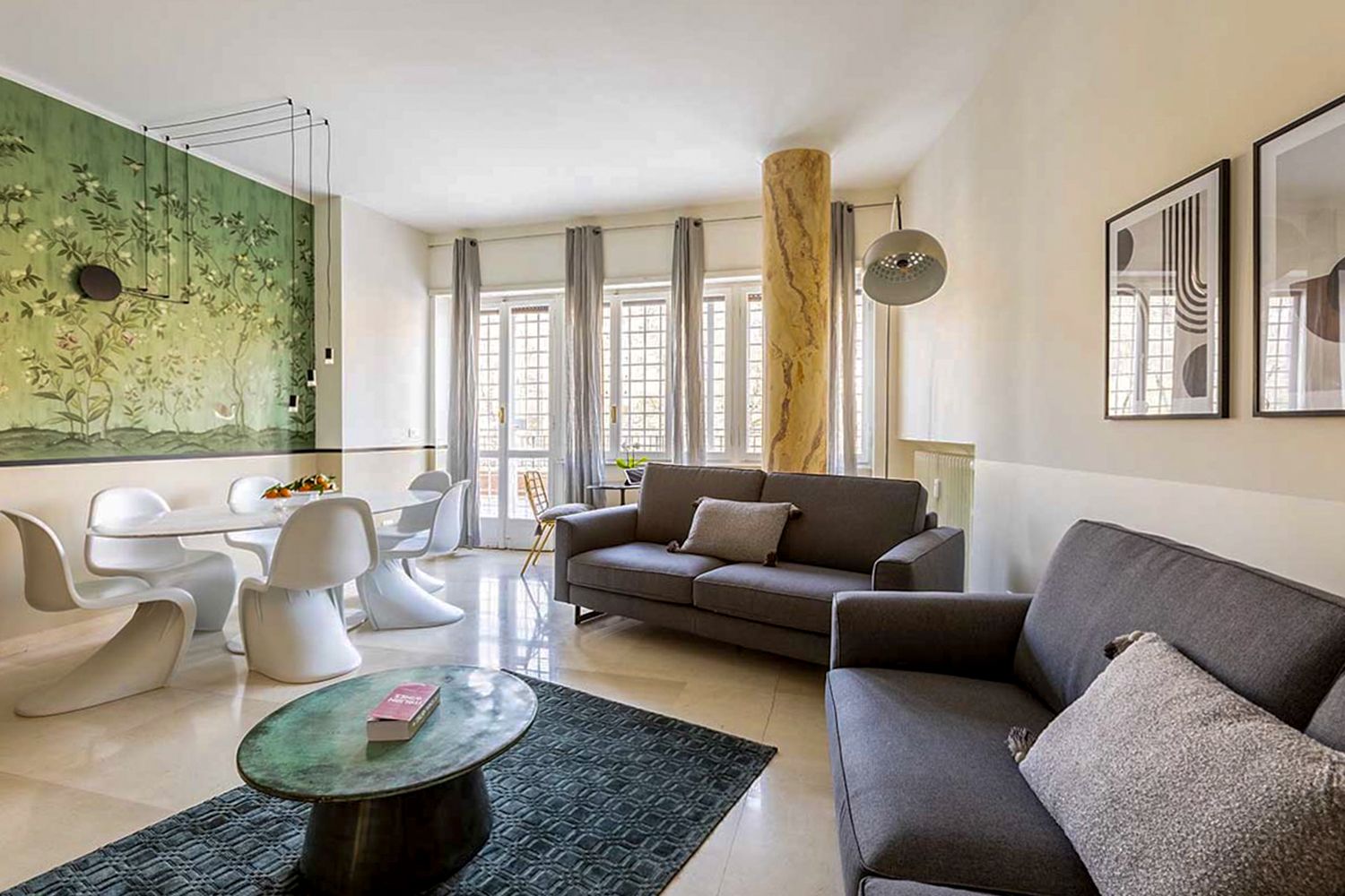 Palazzo Dorato Trastevere Rome: 4-Bedroom City Retreat with Spa Near the Colosseum in Rome