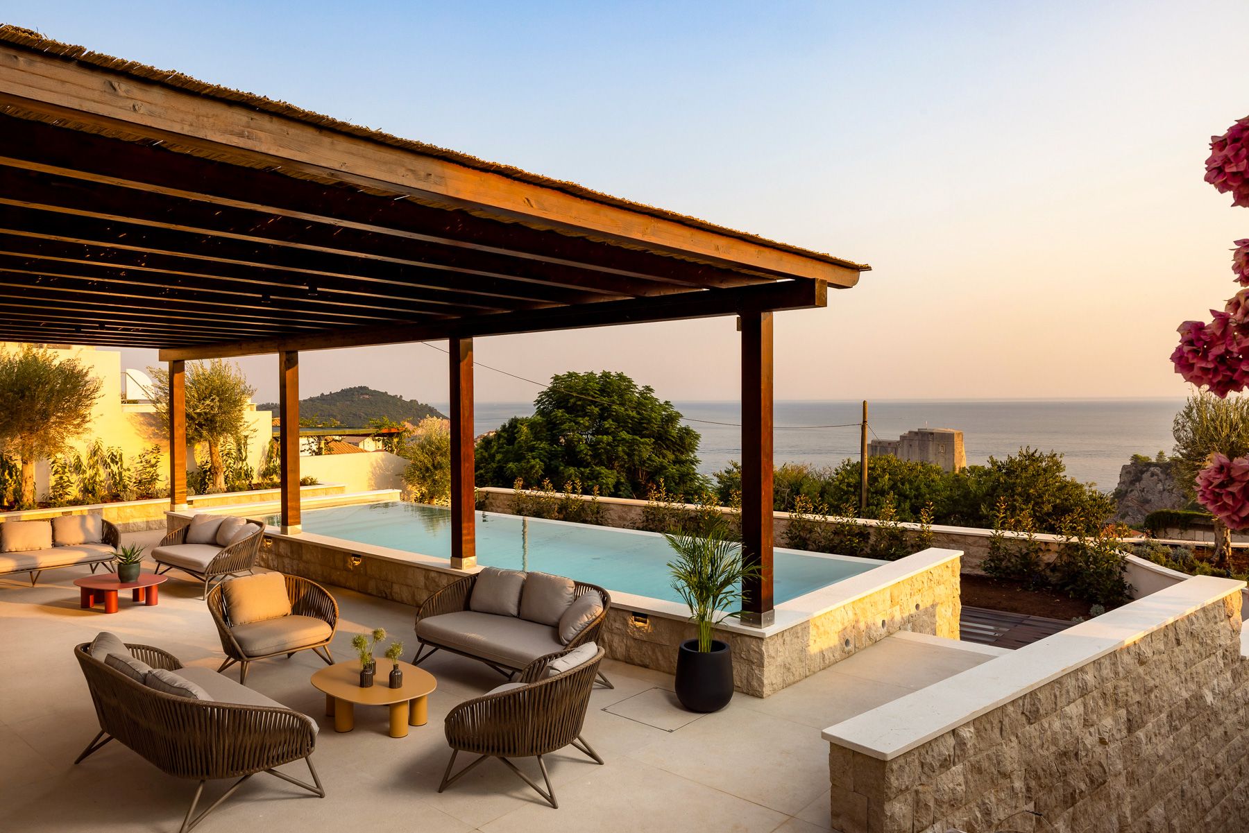 Vila Bjelokos Lokrum Dubrovnik: 7-Bedroom Villa Near Old Town with Spa and Pool in Dubrovnik