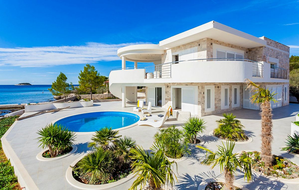 Vila Jadranska Proizd Korčula: 4-Bedroom Villa with Heated Pool and Sea Views in Vela Luka,