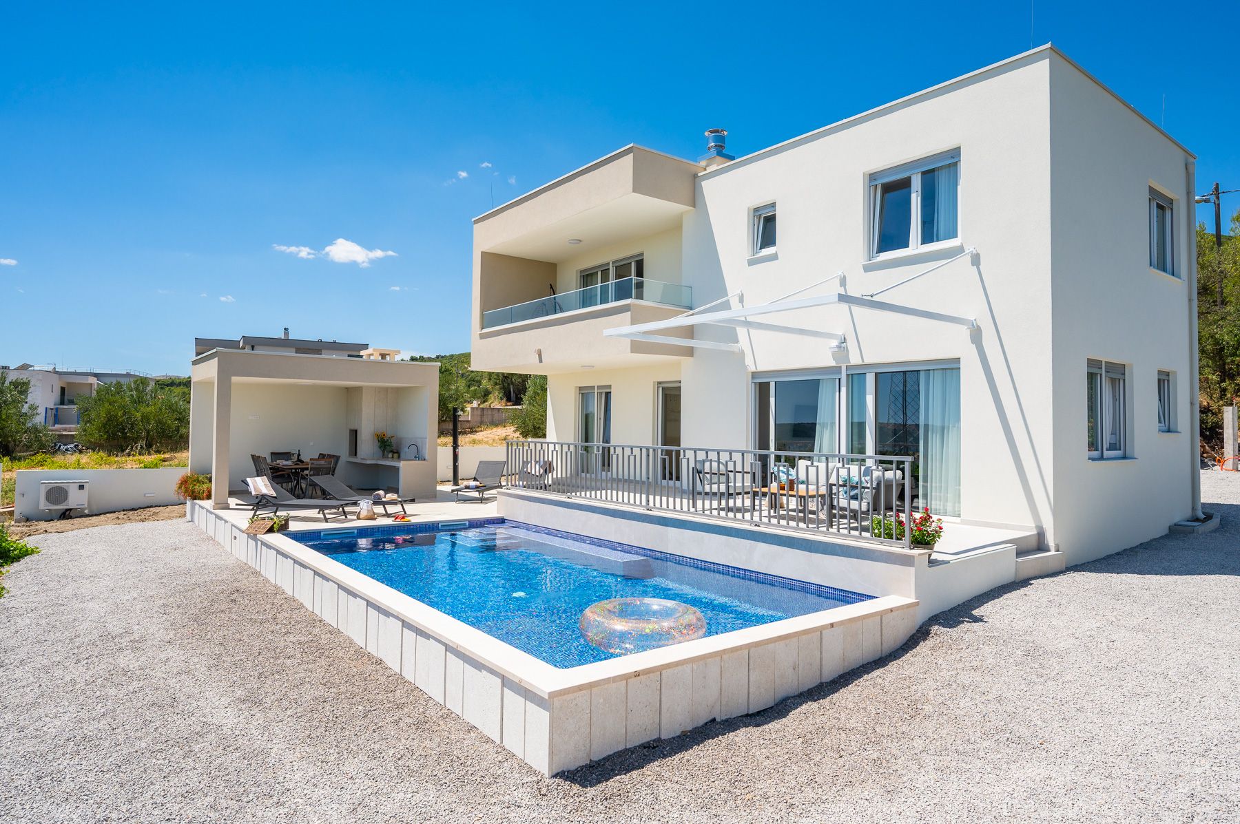 Vila Sjaj Nehaj Split: 4-Bedroom Villa with Heated Pool and Spa near Split in Kašte