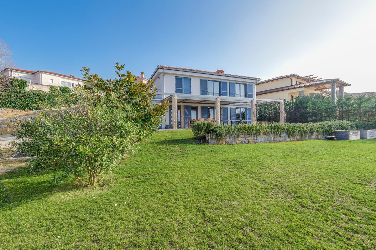 Vila Zlata Mija Slovenija: 2-Bedroom Sea View Villa with Spa & Tennis in Coastal Sloven