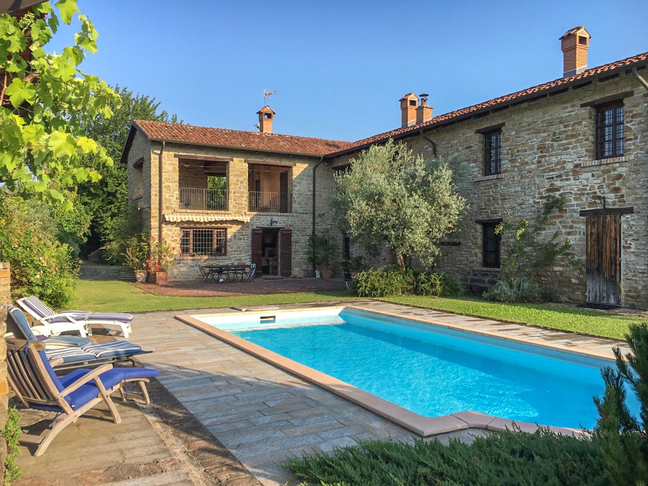 Villa Ambrata Borgomale Castino: 5-Bedroom Piedmont Hilltop Villa with Spa and Countryside Vi