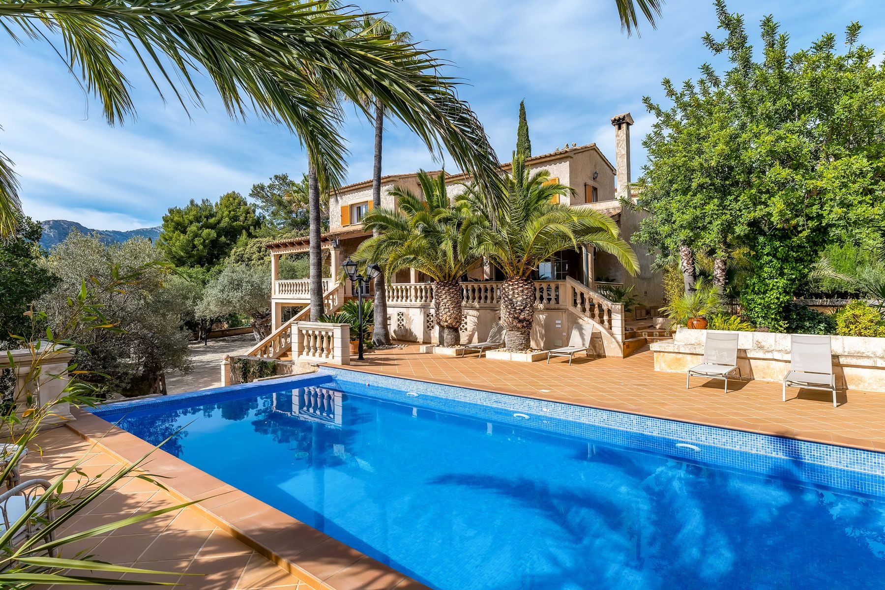 Villa Ametller Raixa Bunyola: 4 Bedroom Villa with Private Pool, Spa & Mountain Views in B