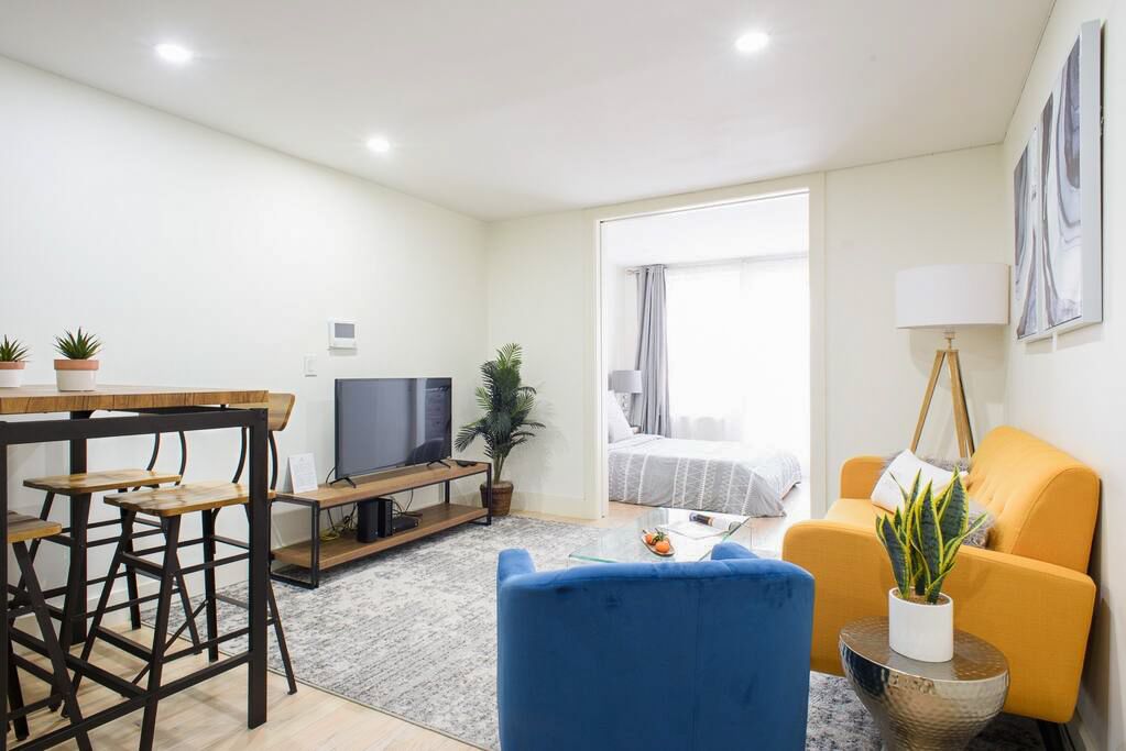 Villa Aurelia Morningside Manhattan: 3-Bedroom Urban Retreat with Air-Con in the Heart of Manhatt
