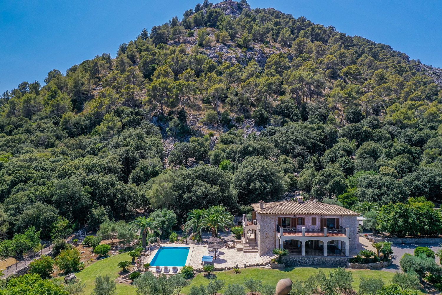 Villa Azahar Ternelles Pollensa: 4-Bedroom Countryside Retreat with Spa & Mountain Views in P