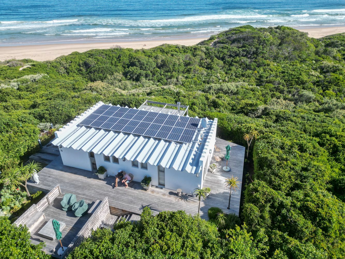 Villa Branders Keurbaai Gansbaai: 2 Bedroom Beachfront Villa with Sea Views in Keurboomstrand,